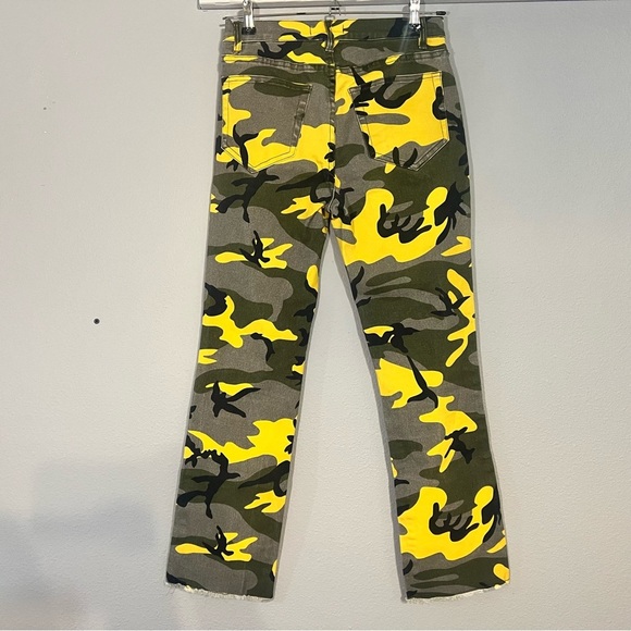 Pam & Gela Camo Exposed Button Cropped Kick Flare Pant Size 27 - Picture 8 of 10